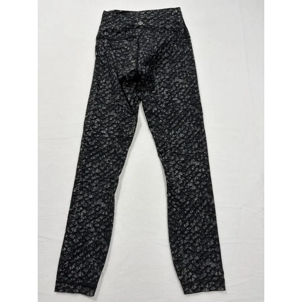 Lululemon Womens Size 4 Gray Black Geometric Print Full Length Leggings